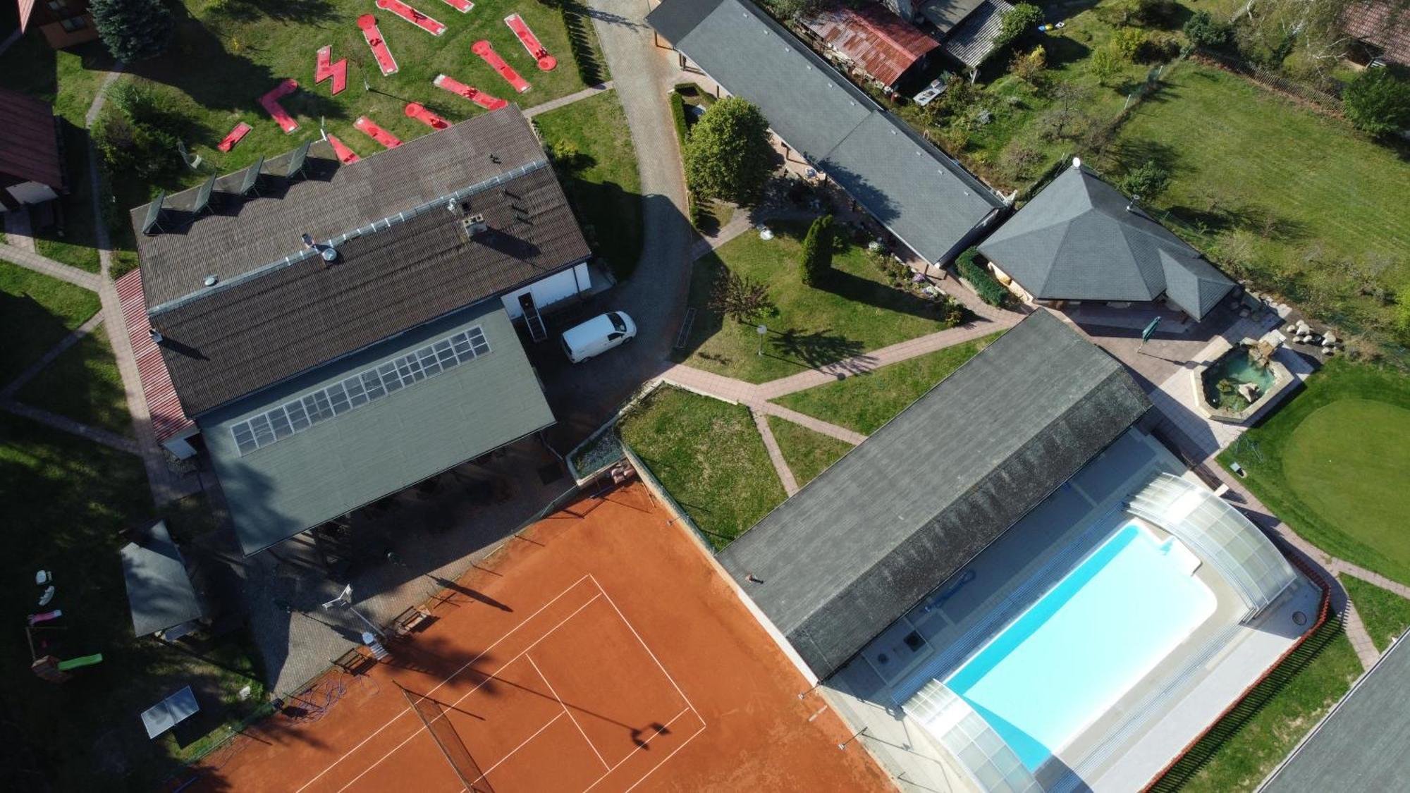 Raj Sportovni A Rekreacni Resort Branzez Kněžmost Exteriör bild