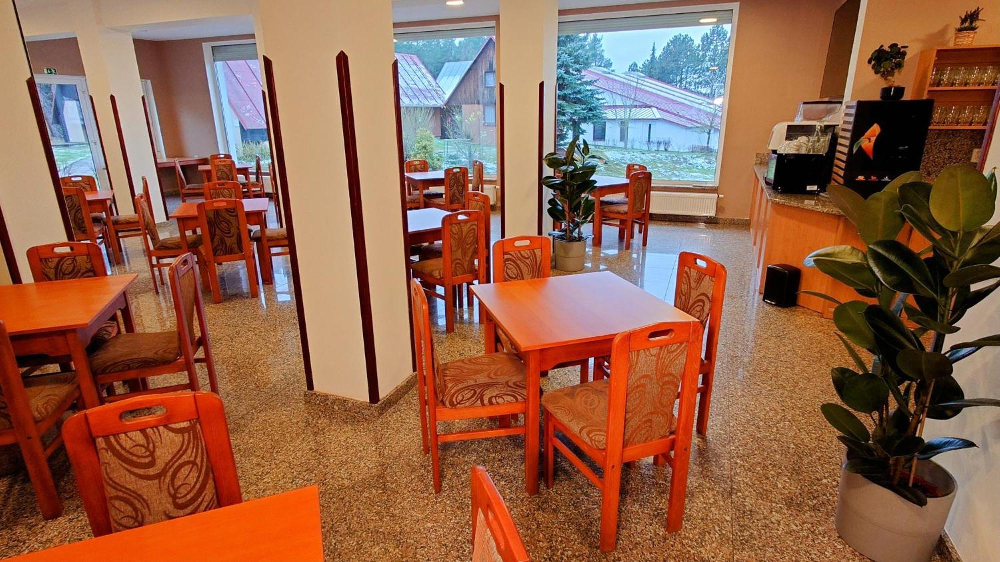 Raj Sportovni A Rekreacni Resort Branzez Kněžmost Exteriör bild