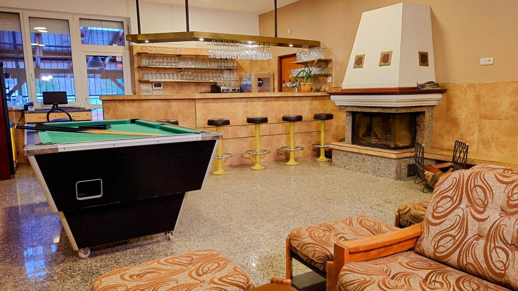 Raj Sportovni A Rekreacni Resort Branzez Kněžmost Exteriör bild