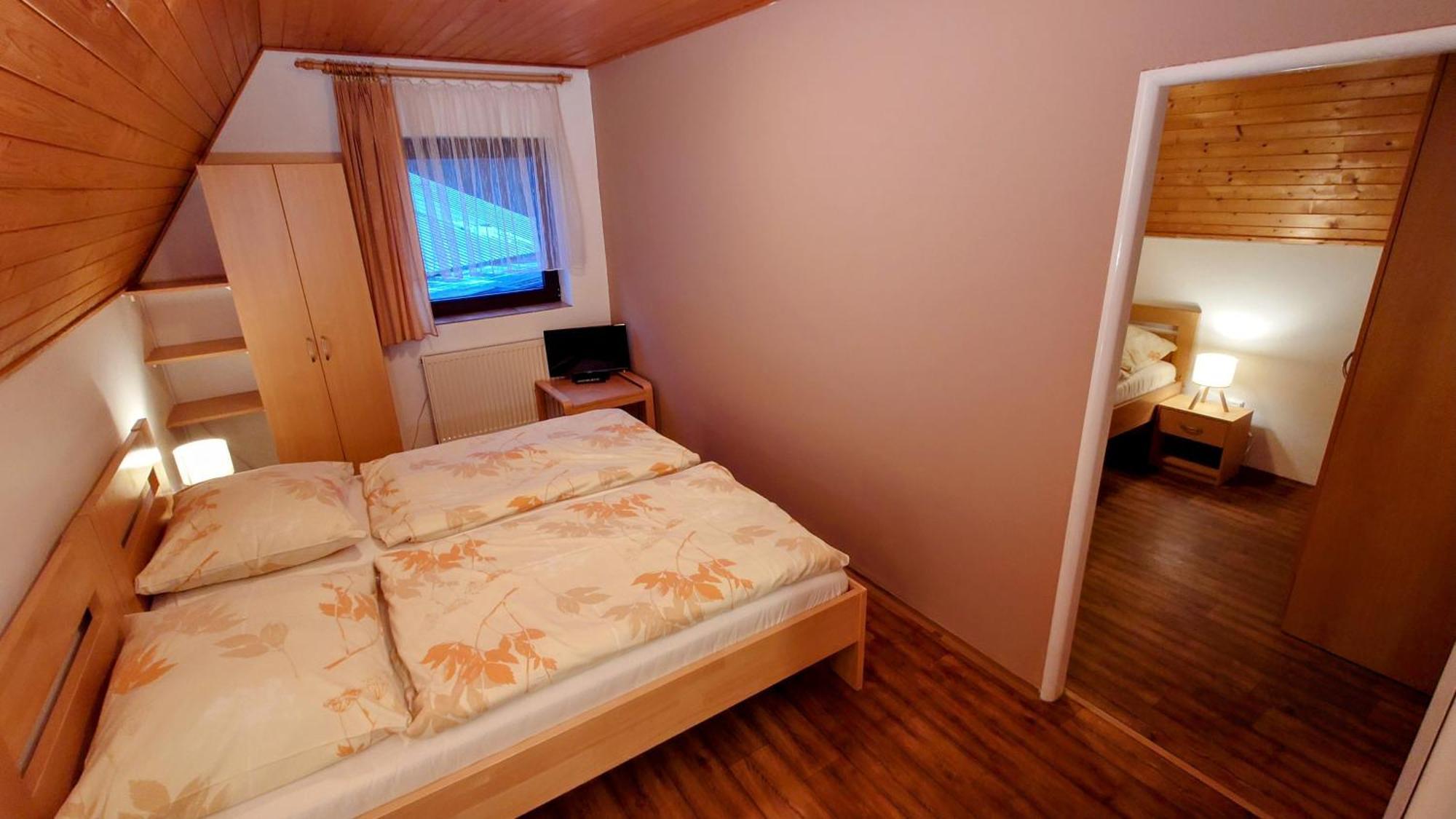 Raj Sportovni A Rekreacni Resort Branzez Kněžmost Exteriör bild