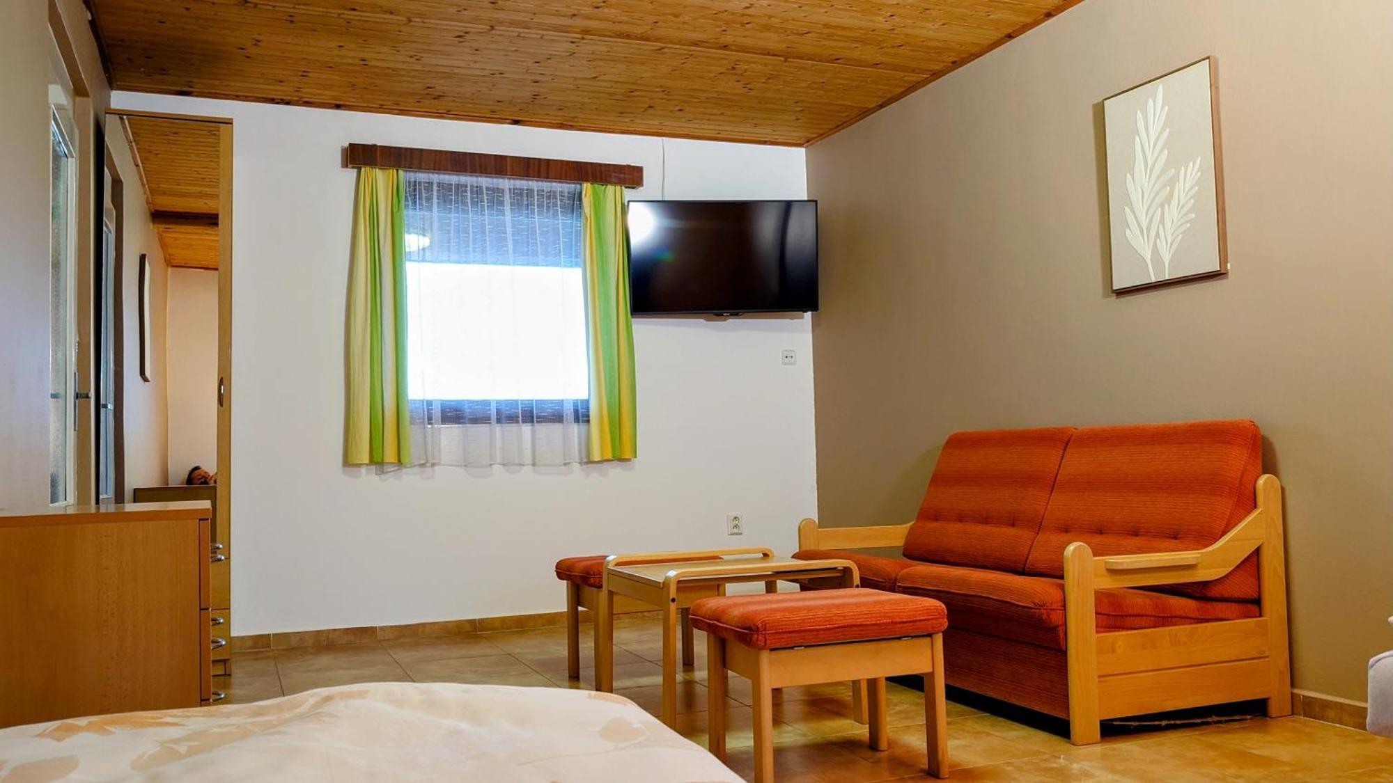 Raj Sportovni A Rekreacni Resort Branzez Kněžmost Exteriör bild